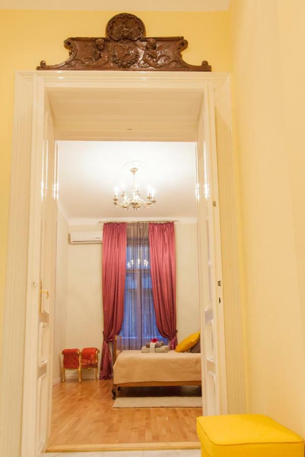 New York Palace View Apartment Budapest Exteriör bild